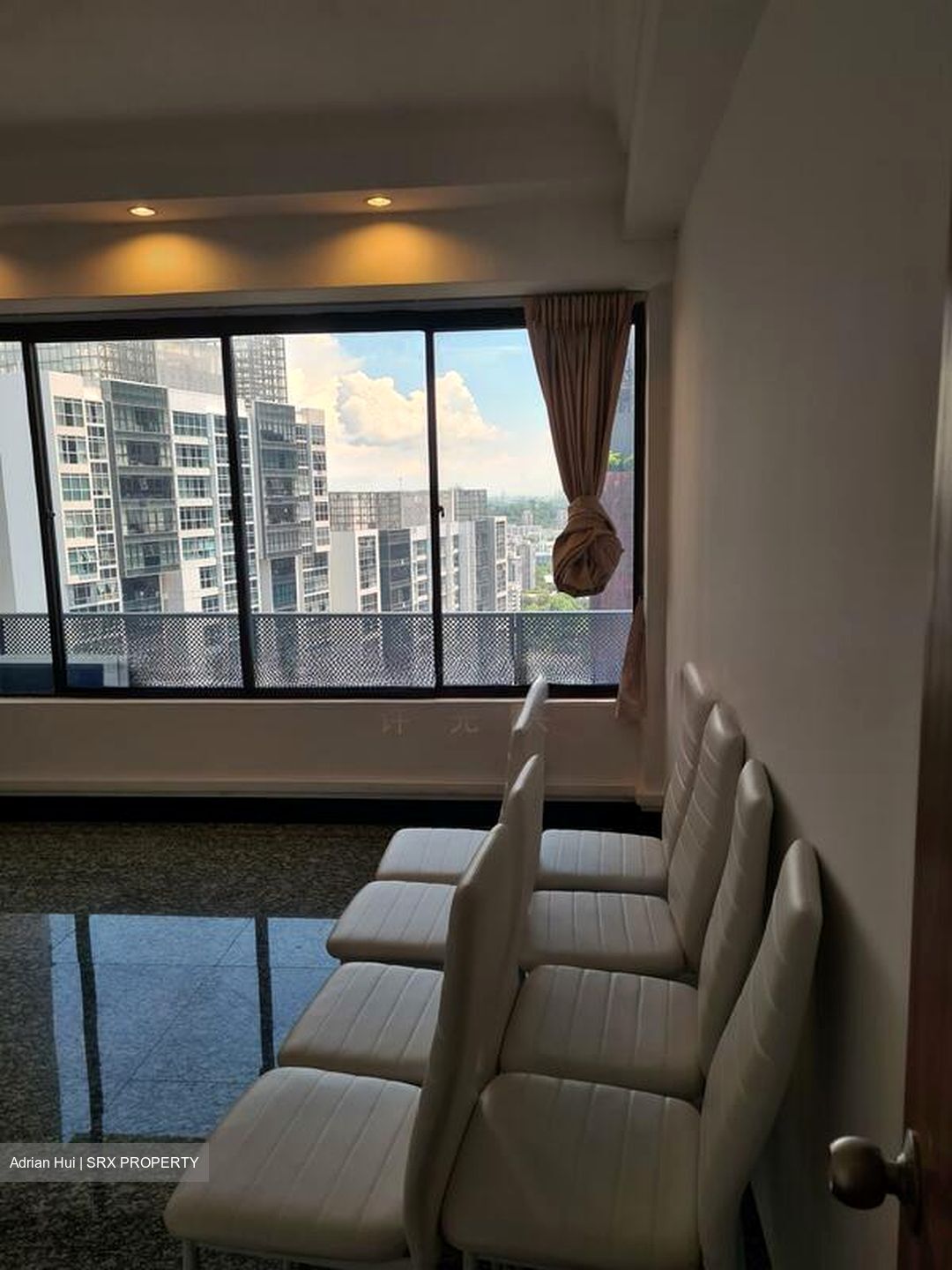 International Plaza (D2), Apartment #502403381